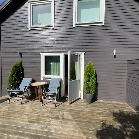 Cozy House In 10 Minutes To Center * ترومسو